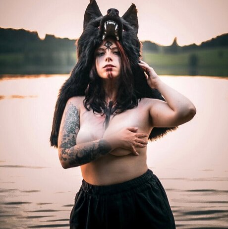 Anni Quinn_ model hd picture