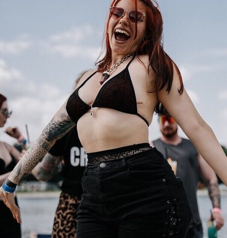 Anni Quinn_ naked star gallery