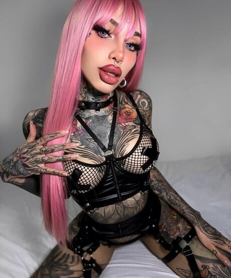 Divinajuventu actress pic