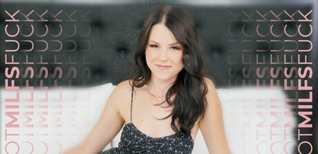Addyson James star sexy pics