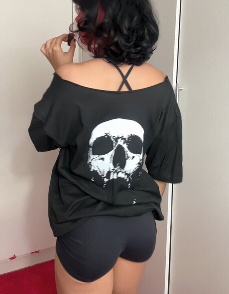 Vaneeeer_ art model pic