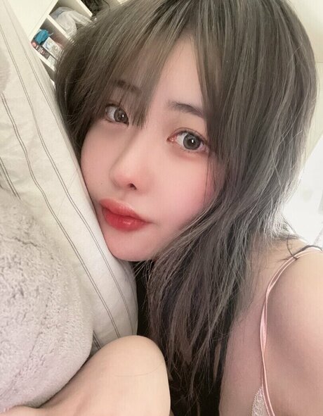 leelynchan star beautiful pictures