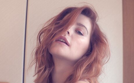 Jess Davies exclusive model image