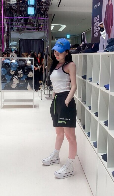 Chaeryeong star nude photos