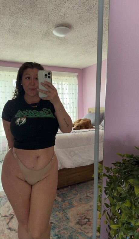 literallymackayla nude model img