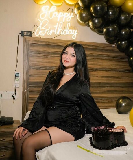 Riya Pandey model free pictures