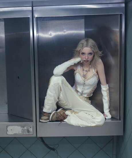 Sophie Powers art model archive