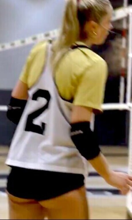 Taryn DeWese erotic star pics