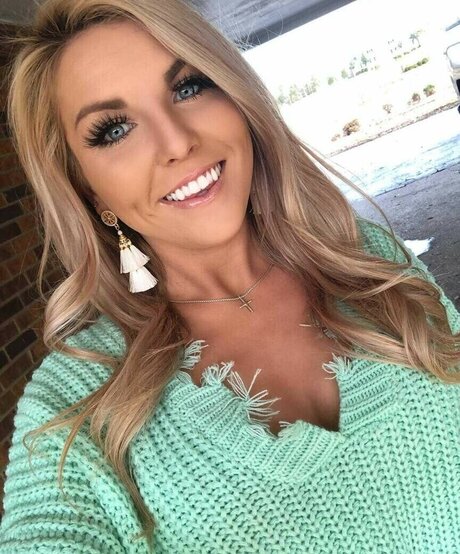 Sophie Swaney star nice pictures