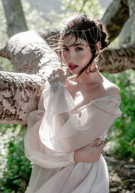 Maud Elena beautiful actress galleries