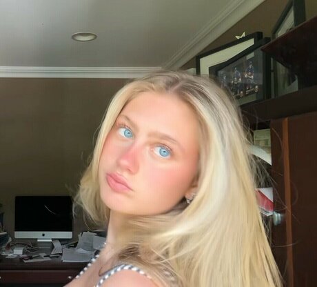 Ravenstar Rothstein beautiful model photo