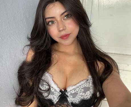 Vaniasse pretty pornstar pics