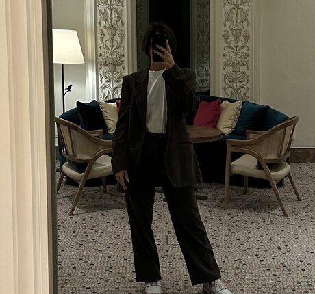 Lara Juice pretty model photos