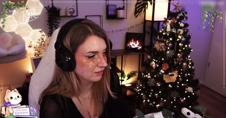 Inzaynia model nude photo