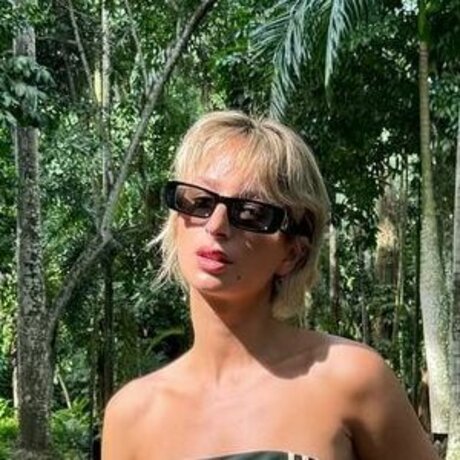 izzipoopi sexy star gallery