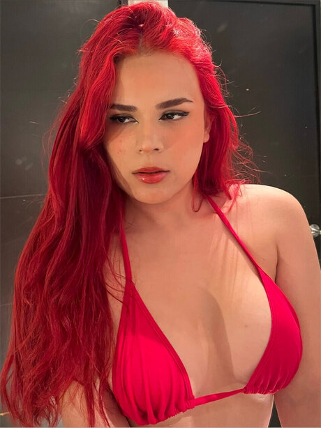 Daniela Okelani model erotic photos