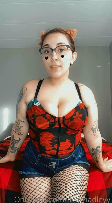 ava hadleyy art star images