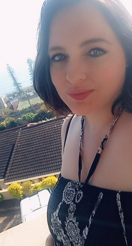 thechellykox erotic actress pics