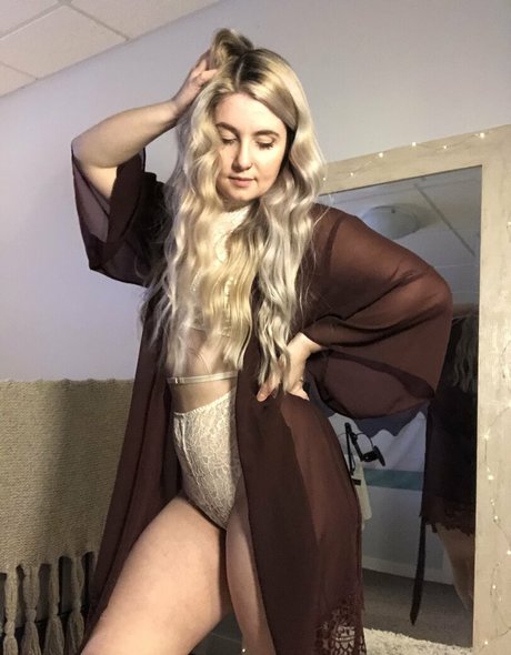 verysmolhat hot model galleries