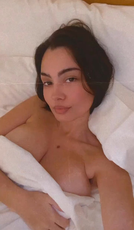 Adelaide T naked model images