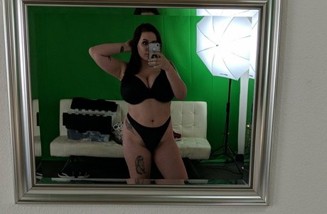 Lucy June free pornstar image