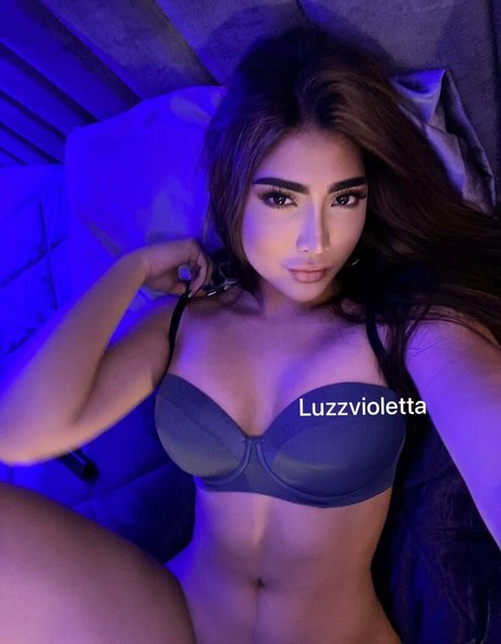 LuzVioletta star nude picture