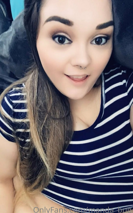 manda bug model hot img