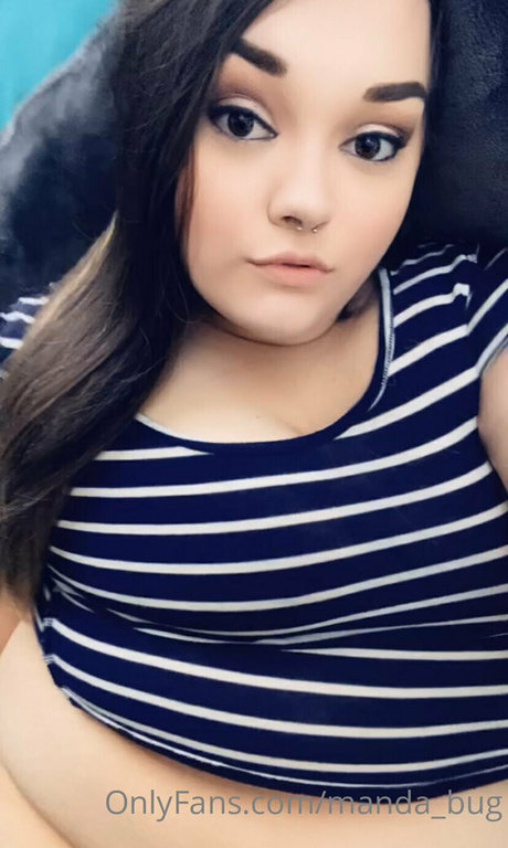 manda bug pretty actress photo