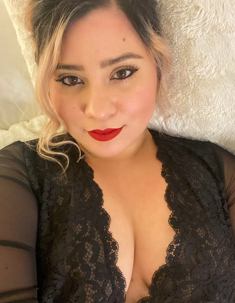 thickluxuryfree exclusive actress galleries