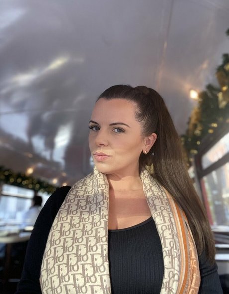 Goddess Alexi pornstar sex gallery