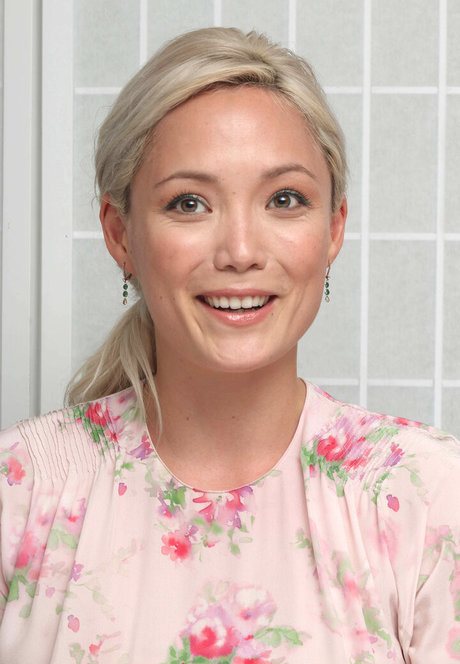 Pom Klementieff model beautiful image