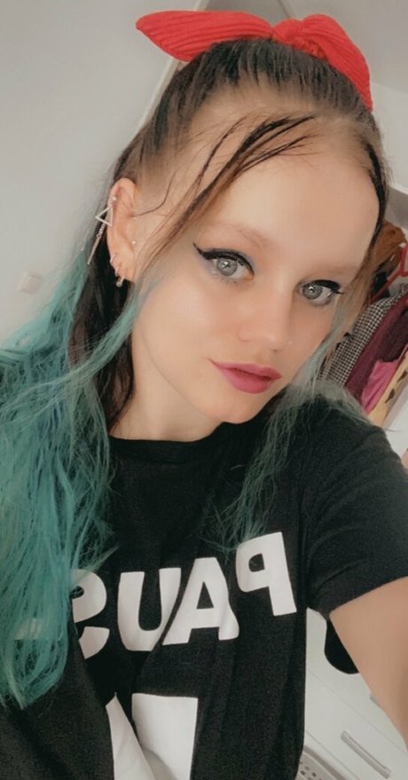 arrynnnfree model erotic images