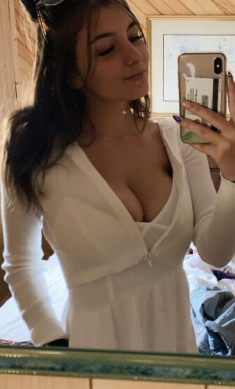 Sarao Sulli pornstar art picture