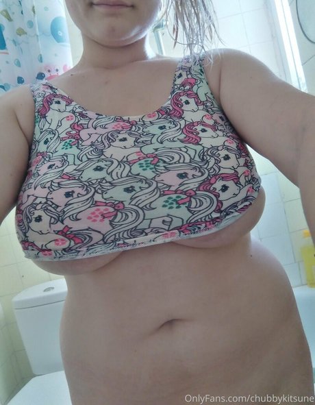 chubbykitsune adult model gallery