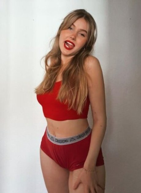 cirizzzle star sexy image