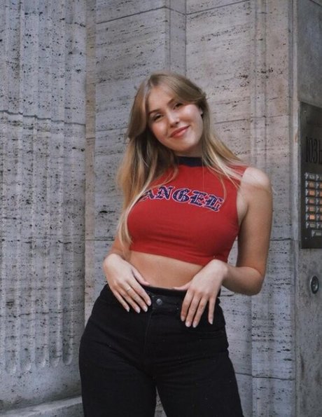 cirizzzle free model photo