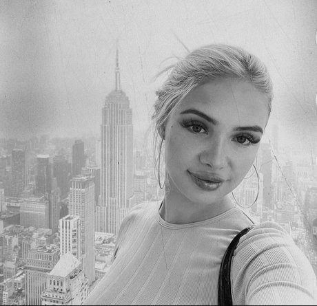 Esvittie erotic model galleries