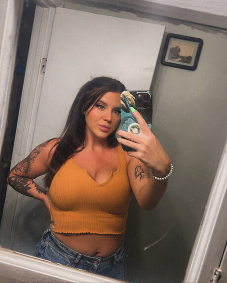 Tia_ model adult picture