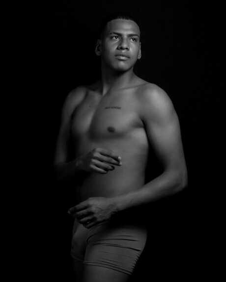 Gerardo Menahen naked model image
