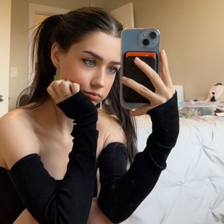 _GxddessChlxe_ pornstar art pic
