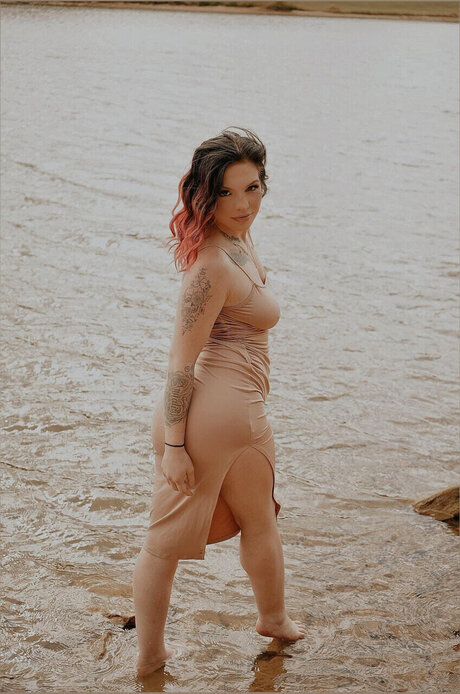 Playful Peach hot pornstar photos