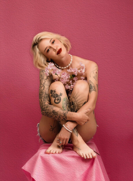 Your girl Cindy model exclusive images