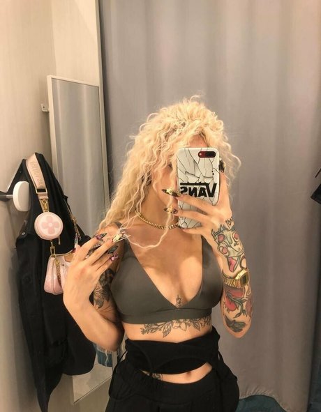 kendraa lane model naked pics