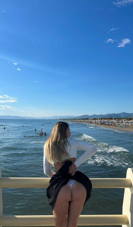 Eva Mentas free star pictures