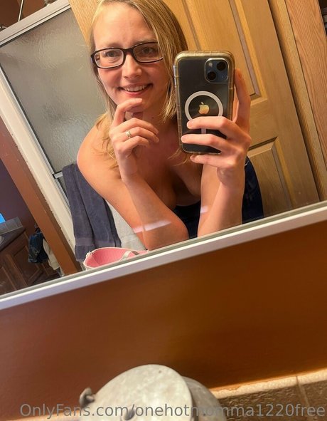 onehotmomma1220free free actress gallery