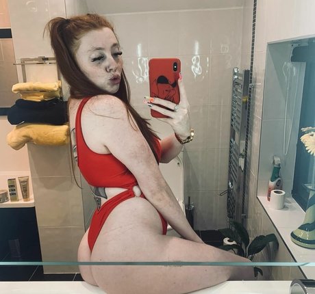 Molly Capper model hot photos