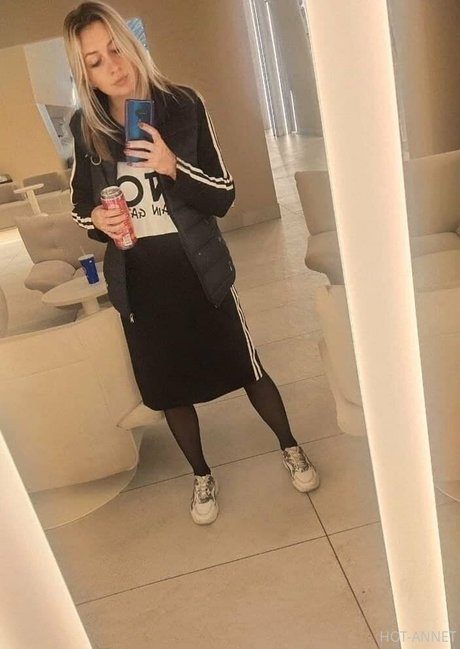 anna bellla porn model photo