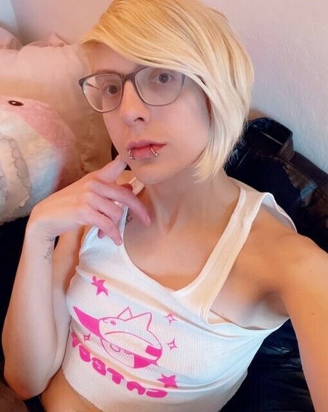 Cassie Coyote star porn img