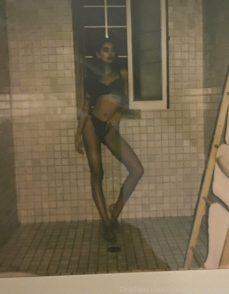 Rebellious hooligans naked model pics