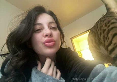 maddymay69 high quality actress photo